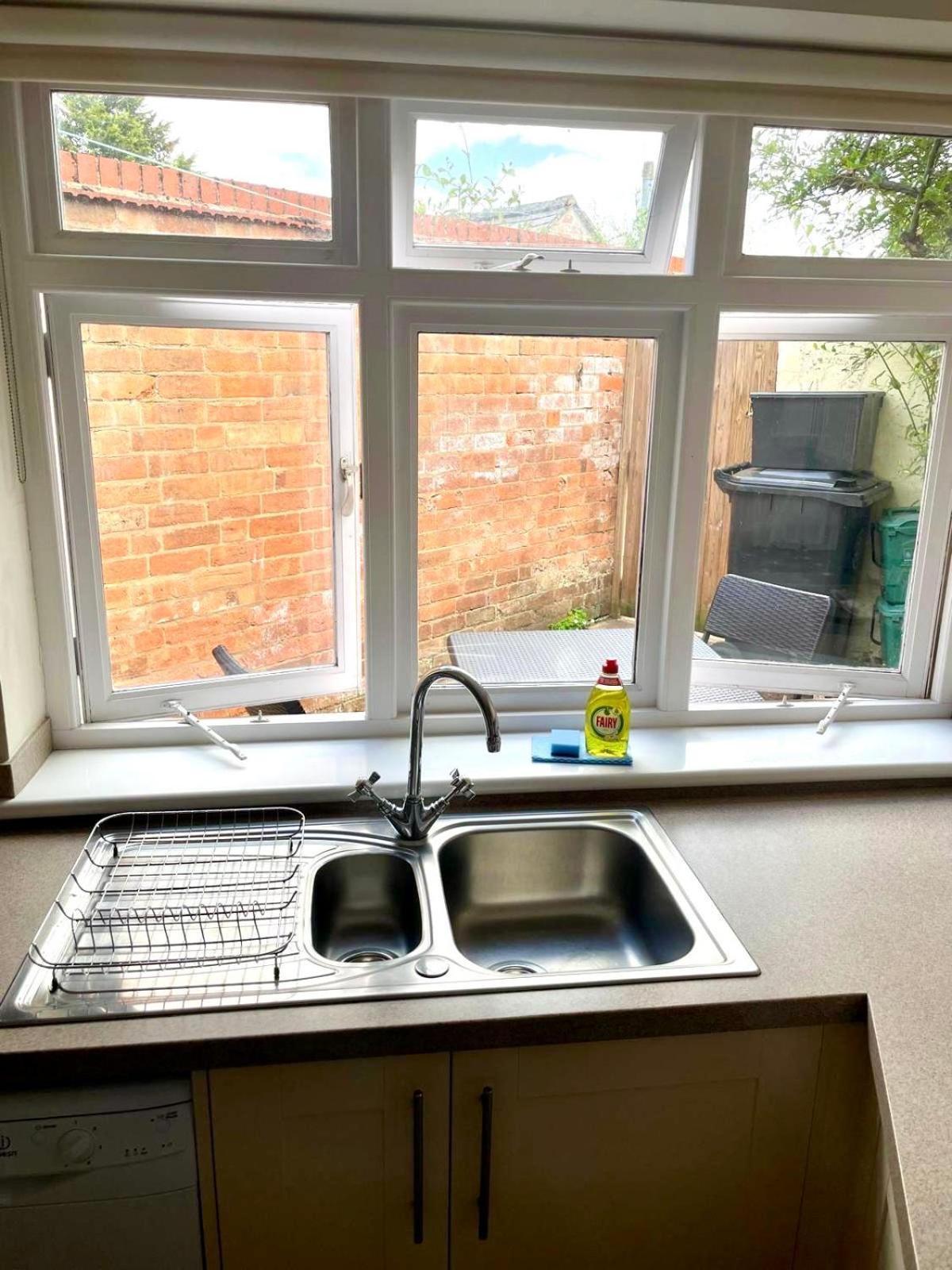 Town Centre Apartment Perfect Location With On-Street Parking Stratford-upon-Avon Room photo